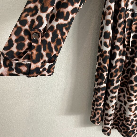 Cocomo Womens Plus 1X Leopard Tunic Top V Neck Roll Tab Sleeve Blouse Stretch - Picture 8 of 9